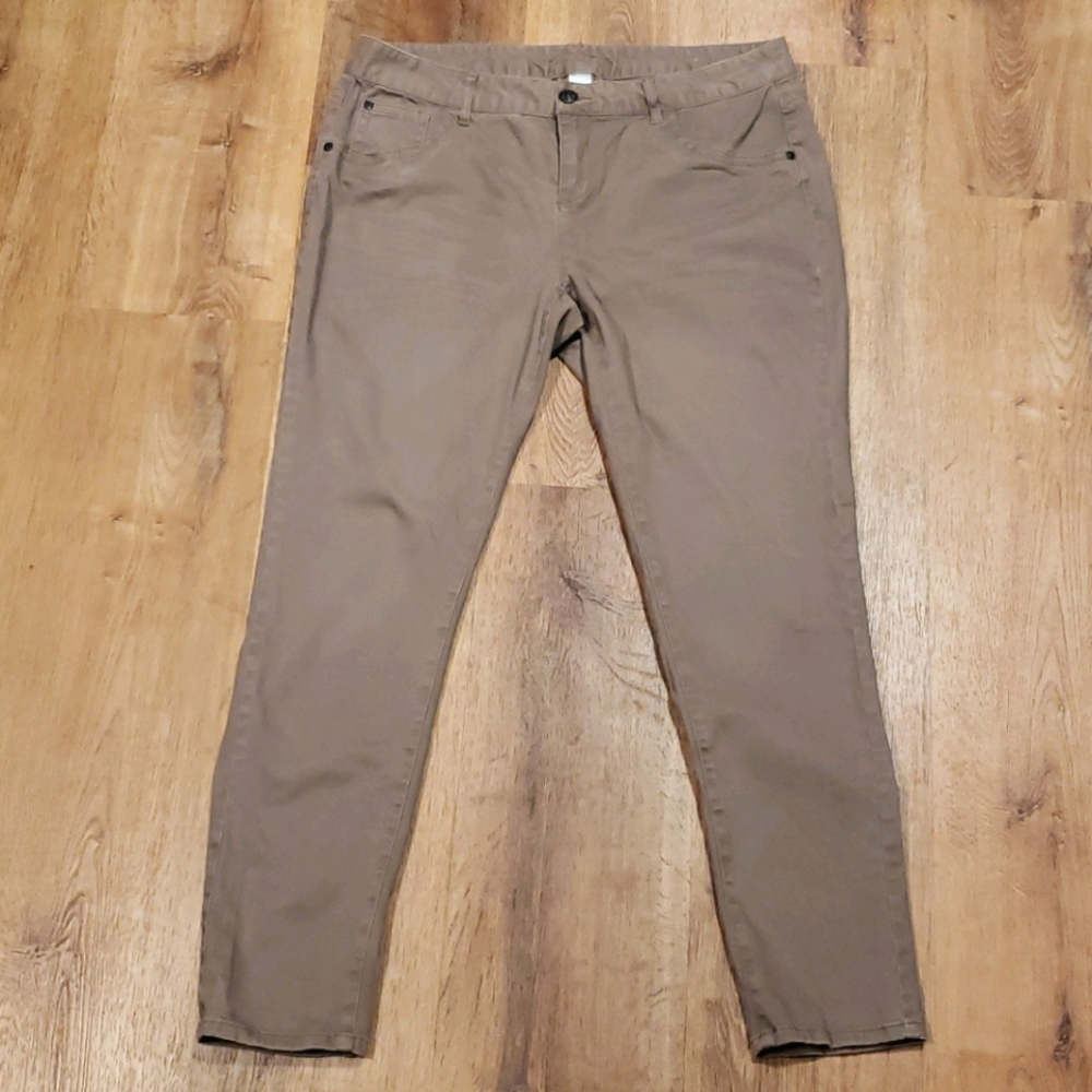 Maurices Women's 20 Reg Brown Pants